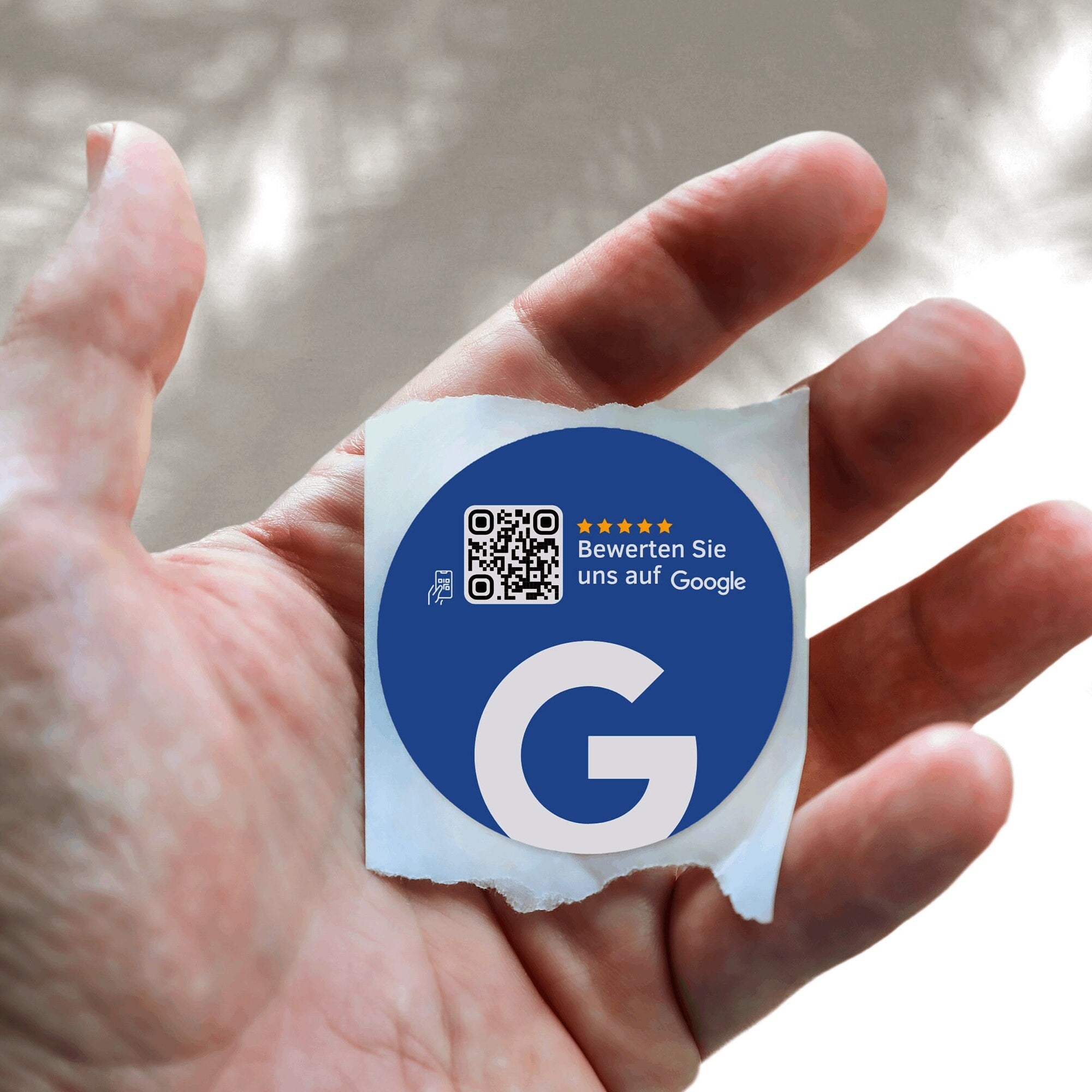 Google Bewertung QR-Code Sticker - Personalisierte Etiketten auf Rolle Blau - ReviewMe
